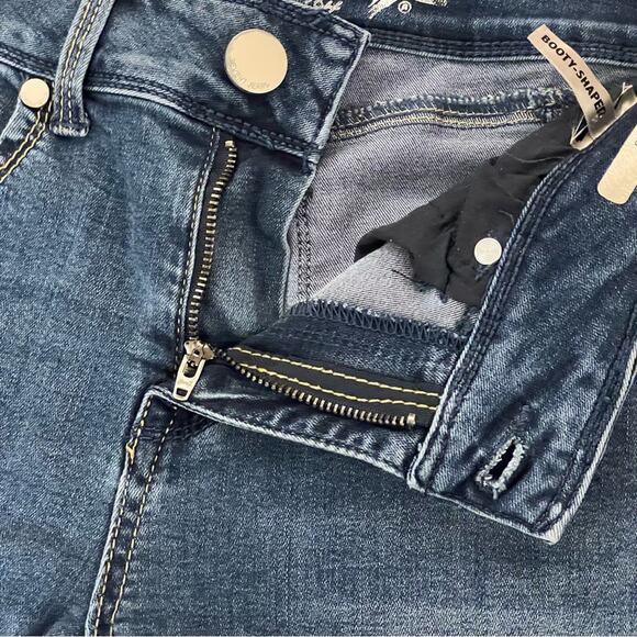 Seven7 Booty Shaper medium wash mid rise Denim leggings casual pants size 6 b7 - Picture 5 of 6